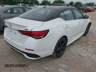 2024 Nissan Sentra SR z VIN 3N1AB8DVXRY290255, wystawiony jako IAAI lot #41935808 z przebiegiem 1 058 mil mil oraz . Historia ofert i sprzedaży dostępna na DreamBid. Obrazek 4.
