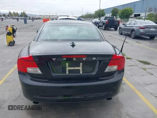 2013 Volvo C70 T5 with VIN YV1672MC3DJ142956, listed as a IAAI auction lot 42819801 with 80,913 mi miles and . Bid and sale history available at DreamBid. Image 16.