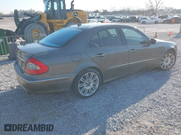 2008 Mercedes-Benz E 350 Luxury z VIN WDBUF87X08B334237, wystawiony jako IAAI lot #41735498 z przebiegiem 224 205 mil mil oraz . Historia ofert i sprzedaży dostępna na DreamBid. Obrazek 4.
