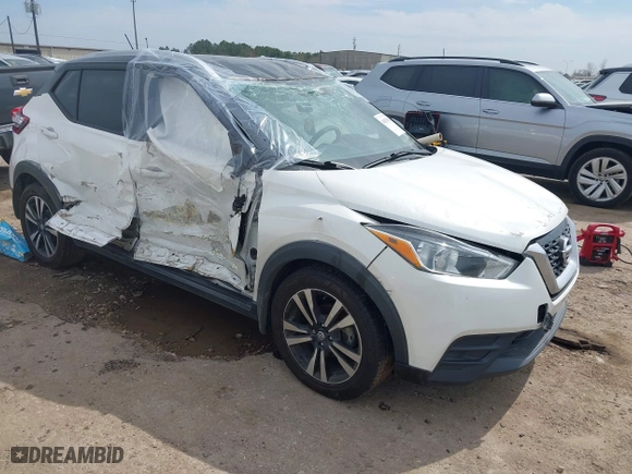 2018 Nissan Kicks SV with VIN 3N1CP5CU1JL533504, listed as a IAAI auction lot 41670961 with 74,737 mi miles. Bid and sale history available at carsss.com. Image 1.