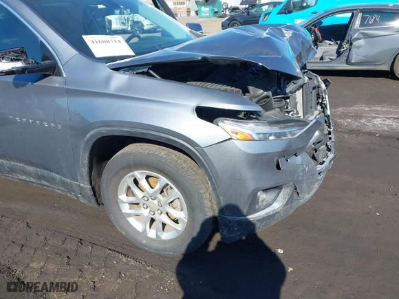 2020 Chevrolet Traverse LT Cloth with VIN 1GNEVGKW7LJ225765, listed as a IAAI auction lot 41608714 with 45,410 mi miles. Bid and sale history available at carsss.com. Image 17.