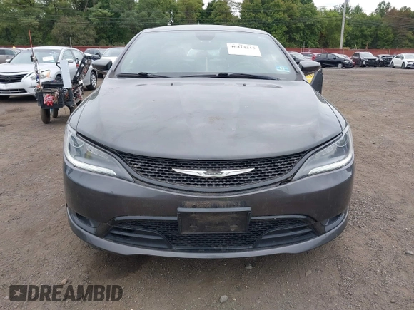 2015 Chrysler 200 S with VIN 1C3CCCBG6FN517903, listed as a IAAI auction lot 40412213 with 84,118 mi miles. Bid and sale history available at carsss.com. Image 12.