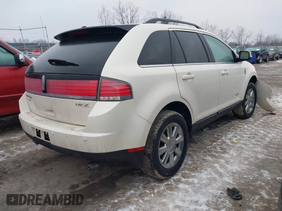 2008 Lincoln MKX with VIN 2LMDU68C28BJ17144, listed as a IAAI auction lot 41532813 with 118,135 mi miles. Bid and sale history available at carsss.com. Image 4.