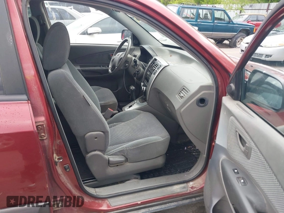 2006 Hyundai Tucson GLS with VIN KM8JN12D86U340196, listed as a IAAI auction lot 42144736 with 232,121 mi miles. Bid and sale history available at carsss.com. Image 5.