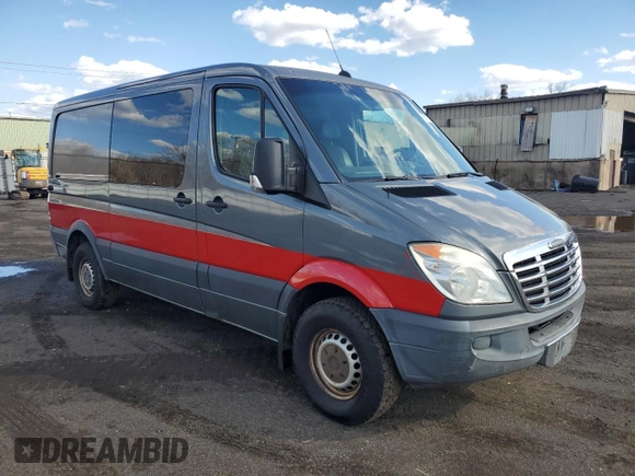 2013 Freightliner Sprinter with VIN WDYPE7CC4D5774571, listed as a Copart auction lot 50172995 with 151,533 mi miles and Clean Title. Bid and sale history available at DreamBid. Image 4.