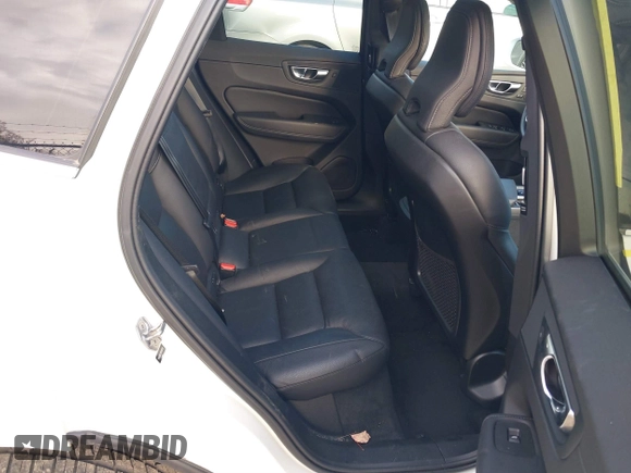 2021 Volvo XC60 Momentum z VIN YV4102DK3M1700720, wystawiony jako IAAI lot #41087871 z przebiegiem 39 385 mil mil oraz . Historia ofert i sprzedaży dostępna na DreamBid. Obrazek 8.