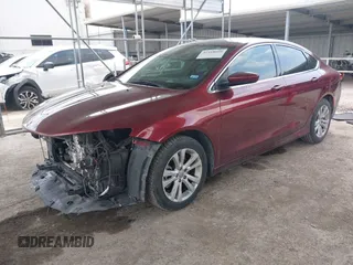2015 Chrysler 200 Limited z VIN 1C3CCCAB5FN605797, wystawiony jako IAAI lot #42418609 z przebiegiem 93 571 mil mil oraz . Historia ofert i sprzedaży dostępna na DreamBid. Obrazek 2.