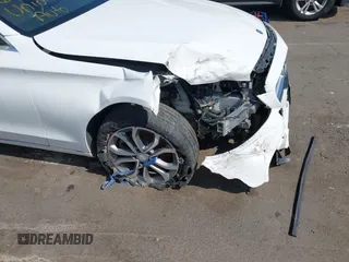 2017 Mercedes-Benz C 300 с VIN 55SWF4KB8HU208704, выставлен на аукционе IAAI как лот 42051688 с пробегом 108 835 миль миль и . История ставок и продаж доступна на DreamBid. Изображение 6.