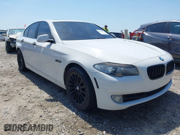 2013 BMW 5 Series 528i xDrive with VIN WBAXH5C52DD113388, listed as a IAAI auction lot 41997250 with 145,990 mi miles and . Bid and sale history available at carsss.com. Image 1.
