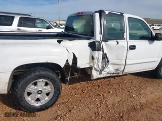 2003 Chevrolet Silverado 1500 LS with VIN 1GCEC19V13Z218093, listed as a IAAI auction lot 41016260 with 237,633 mi miles. Bid and sale history available at carsss.com. Image 6.