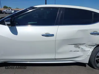 2017 Nissan Maxima S with VIN 1N4AA6AP4HC430288, listed as a IAAI auction lot 41883993 with 111,225 mi miles and . Bid and sale history available at DreamBid. Image 14.