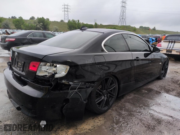 2009 BMW 3 Series 335i z VIN WBAWB73519P046670, wystawiony jako Copart lot #59224195 z przebiegiem 117 595 mil mil oraz Szkoda całkowita • Salvage title. Historia ofert i sprzedaży dostępna na DreamBid. Obrazek 3.
