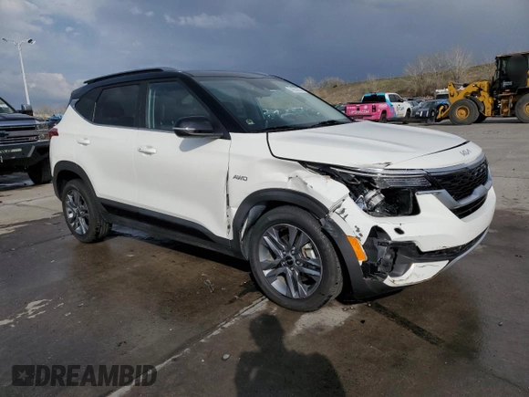 2022 Kia Seltos S z VIN KNDEUCAA6N7276779, wystawiony jako Copart lot #54263225 z przebiegiem 29 945 mil mil oraz Szkody całkowita. Historia ofert i sprzedaży dostępna na DreamBid. Obrazek 4.