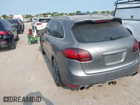 2012 Porsche Cayenne Turbo с VIN WP1AC2A29CLA80486, выставлен на аукционе IAAI как лот 42324263 с пробегом 106 588 миль миль и . История ставок и продаж доступна на DreamBid. Изображение 3.