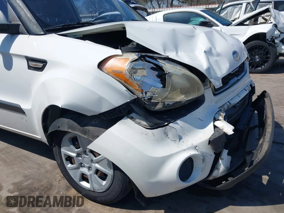 2013 Kia Soul with VIN KNDJT2A52D7568507, listed as a IAAI auction lot 41782739 with 119,285 mi miles. Bid and sale history available at carsss.com. Image 17.