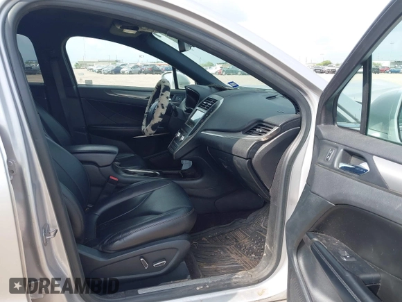 2017 Lincoln MKC Premiere with VIN 5LMCJ1C98HUL22506, listed as a IAAI auction lot 42462103 with 146,765 mi miles and . Bid and sale history available at DreamBid. Image 5.
