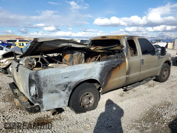 2001 Ford Super Duty F-250 XL with VIN 1FTNX20F51EB97334, listed as a Copart auction lot 78642094 with 226,311 mi miles and Salvage Title. Bid and sale history available at carsss.com. Image 3.