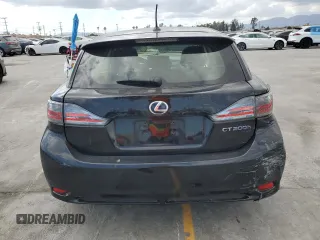 2013 Lexus CT 200h z VIN JTHKD5BH8D2123910, wystawiony jako Copart lot #56062695 z przebiegiem 182 870 mil mil oraz Szkoda całkowita • Salvage title. Historia ofert i sprzedaży dostępna na DreamBid. Obrazek 6.