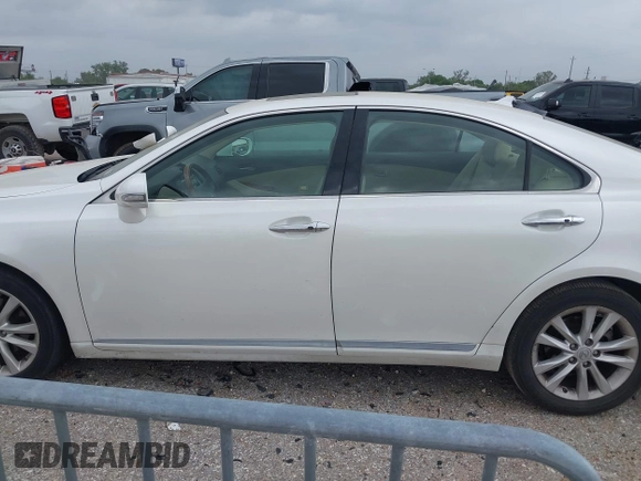 2010 Lexus ES with VIN JTHBK1EG0A2350795, listed as a IAAI auction lot 41932986 with 111,746 mi miles and . Bid and sale history available at carsss.com. Image 14.