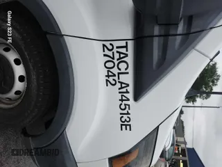 2017 Ford Transit z VIN 1FTYR1CM3HKB08559, wystawiony jako IAAI lot #42325847 z przebiegiem 175 568 mil mil oraz . Historia ofert i sprzedaży dostępna na DreamBid. Obrazek 1.