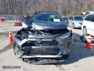 2024 Toyota RAV4 Hybrid XSE with VIN JTME6RFV5RD555138, listed as a IAAI auction lot 41850121 with 7,555 mi miles. Bid and sale history available at carsss.com. Image 11.