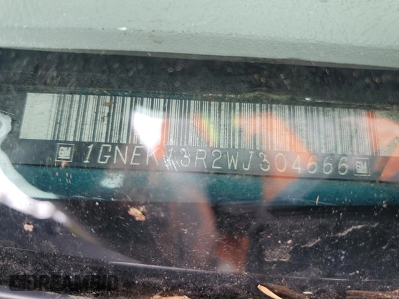 1998 Chevrolet Tahoe z VIN 1GNEK13R2WJ304666, wystawiony jako Copart lot #57833815 z przebiegiem 199 103 mil mil oraz Szkoda całkowita • Salvage title. Historia ofert i sprzedaży dostępna na DreamBid. Obrazek 13.