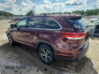 2017 Toyota Highlander LE with VIN 5TDBZRFH5HS423777, listed as a Copart auction lot 44140855 with 124,472 mi miles and Salvage title. Bid and sale history available at DreamBid. Image 2.