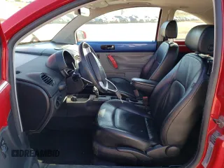 2006 Volkswagen New Beetle Coupe with VIN 3VWSR31C26M401819, listed as a Copart auction lot 76096134 with 149,458 mi miles and Salvage Title. Bid and sale history available at carsss.com. Image 7.