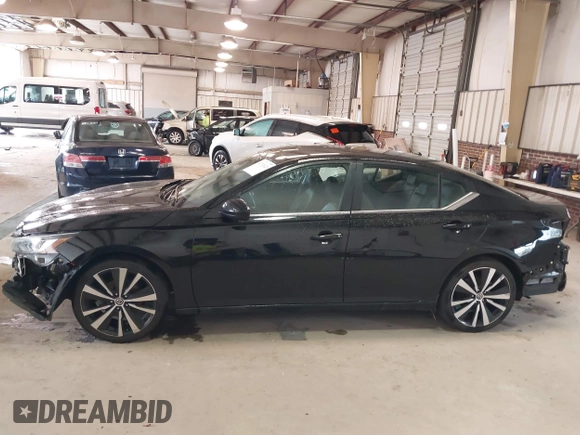 2019 Nissan Altima 2.5 SR with VIN 1N4BL4CV4KC164888, listed as a IAAI auction lot 41712623 with 92,949 mi miles. Bid and sale history available at carsss.com. Image 14.