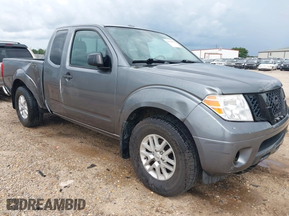 2017 Nissan Frontier SV z VIN 1N6DD0CU6HN720855, wystawiony jako IAAI lot #42474630 z przebiegiem 229 042 mil mil oraz . Historia ofert i sprzedaży dostępna na DreamBid. Obrazek 1.