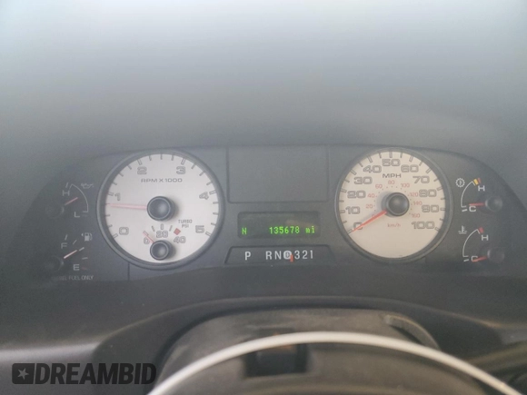 2005 Ford F-250 XL z VIN 1FTSX20P95EB03036, wystawiony jako Copart lot #52512595 z przebiegiem 135 678 mil mil oraz Czysty tytuł • Clean title. Historia ofert i sprzedaży dostępna na DreamBid. Obrazek 9.
