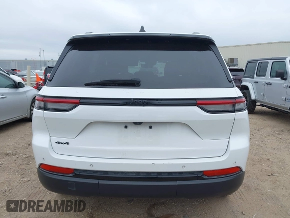 2023 Jeep Grand Cherokee Laredo z VIN 1C4RJHAG7PC640598, wystawiony jako IAAI lot #41607176 z przebiegiem 43 043 mil mil oraz . Historia ofert i sprzedaży dostępna na DreamBid. Obrazek 16.
