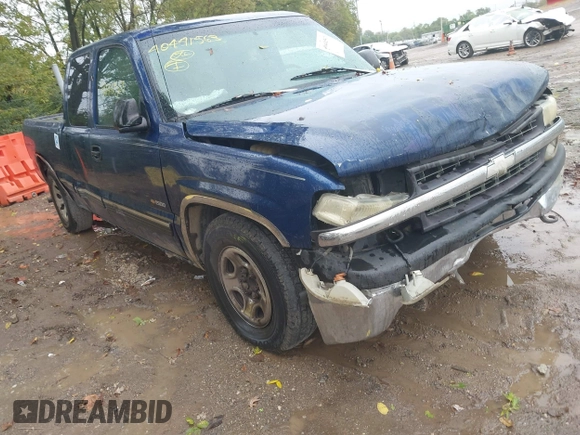 2000 Chevrolet Silverado 1500 with VIN 2GCEC19V0Y1255331, listed as a IAAI auction lot 40441563 with 282,464 mi miles. Bid and sale history available at carsss.com. Image 1.