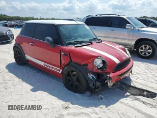 2004 MINI Hardtop z VIN WMWRC334X4TC51255, wystawiony jako Copart lot #55153845 z przebiegiem 161 362 mil mil oraz Szkoda całkowita • Salvage title. Historia ofert i sprzedaży dostępna na DreamBid. Obrazek 4.