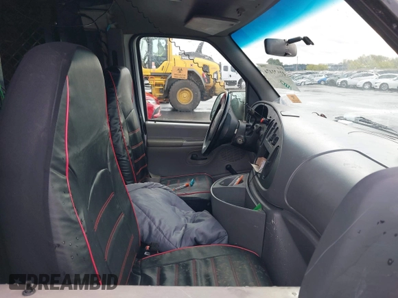 1998 Ford Econoline Cargo with VIN 1FTRE146XWHA45793, listed as a IAAI auction lot 41921474 with 168,307 mi miles and . Bid and sale history available at DreamBid. Image 5.