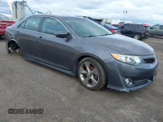 2014 Toyota Camry L with VIN 4T1BF1FK9EU818893, listed as a IAAI auction lot 42051996 with 125,924 mi miles. Bid and sale history available at carsss.com. Image 1.