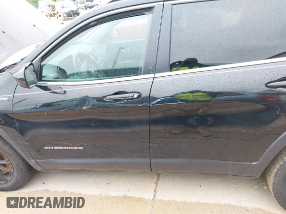 2019 Jeep Cherokee Latitude с VIN 1C4PJLCB5KD358250, выставлен на аукционе IAAI как лот 42504518 с пробегом 171 655 миль миль и . История ставок и продаж доступна на DreamBid. Изображение 6.