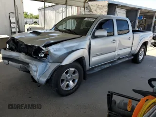 2005 Toyota Tacoma PreRunner z VIN 5TEKU72N15Z114790, wystawiony jako Copart lot #56801045 z przebiegiem 236 418 mil mil oraz Szkoda całkowita • Salvage title. Historia ofert i sprzedaży dostępna na DreamBid. Obrazek 1.