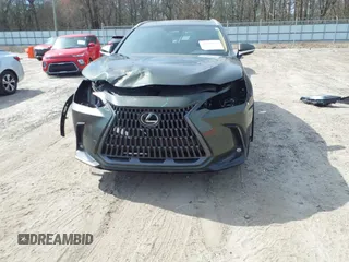 2024 Lexus NX 250 Premium z VIN 2T2GDCAZ1RC015929, wystawiony jako IAAI lot #41686646 z przebiegiem 27 898 mil mil oraz . Historia ofert i sprzedaży dostępna na DreamBid. Obrazek 12.
