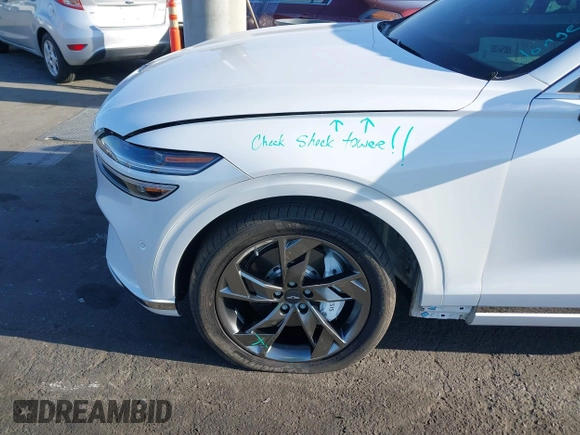 2024 Genesis GV70 Advanced with VIN 5NMMCET1XRH002913, listed as a IAAI auction lot 41959174 with 8,207 mi miles and . Bid and sale history available at DreamBid. Image 6.