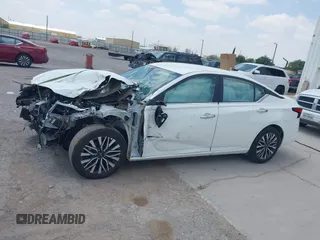 2025 Nissan Altima SV with VIN 1N4BL4DV3SN373851, listed as a IAAI auction lot 42123464 with 4,401 mi miles and . Bid and sale history available at DreamBid. Image 13.