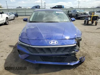 2024 Hyundai Elantra SE z VIN KMHLL4DGXRU654573, wystawiony jako Copart lot #54004355 z przebiegiem 10 453 mil mil oraz Szkoda całkowita • Salvage title. Historia ofert i sprzedaży dostępna na DreamBid. Obrazek 5.