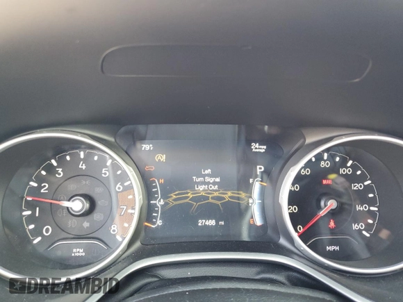 2020 Jeep Compass Latitude z VIN 3C4NJDBB0LT117108, wystawiony jako Copart lot #61243675 z przebiegiem 27 466 mil mil oraz Szkoda całkowita • Salvage title. Historia ofert i sprzedaży dostępna na DreamBid. Obrazek 9.