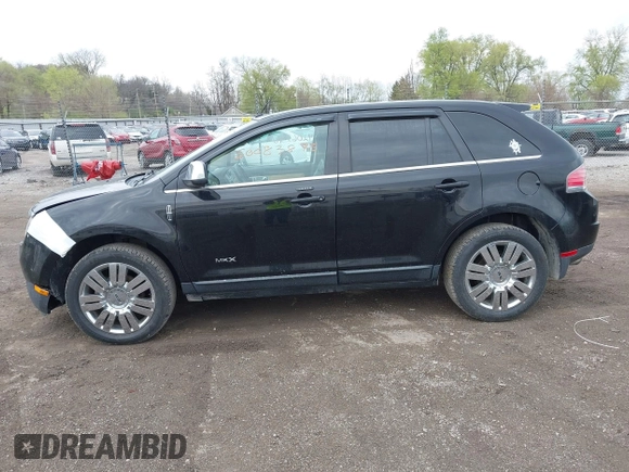 2008 Lincoln MKX z VIN 2LMDU88CX8BJ33894, wystawiony jako IAAI lot #42062310 z przebiegiem 254 077 mil mil oraz . Historia ofert i sprzedaży dostępna na DreamBid. Obrazek 14.