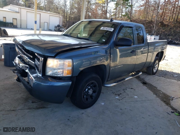 2007 Chevrolet Silverado 1500 Work Truck with VIN 2GCEC19C871670667, listed as a Copart auction lot 88142335 with 136,366 mi miles and Salvage Title. Bid and sale history available at carsss.com. Image 1.