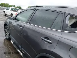 2018 Toyota RAV4 XLE z VIN JTMWFREV3JJ184752, wystawiony jako IAAI lot #42356452 z przebiegiem 79 532 mil mil oraz . Historia ofert i sprzedaży dostępna na DreamBid. Obrazek 15.
