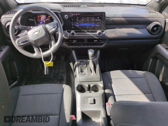 2023 Chevrolet Colorado 2WD Work Truck z VIN 1GCGSBEC7P1174630, wystawiony jako Copart lot #61053045 z przebiegiem 14 843 mil mil oraz Czysty tytuł • Clean title. Historia ofert i sprzedaży dostępna na DreamBid. Obrazek 8.