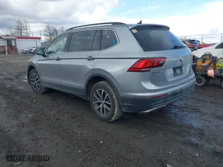 2020 Volkswagen Tiguan SE with VIN 3VV2B7AX2LM042731, listed as a IAAI auction lot 41645891 with 69,661 mi miles. Bid and sale history available at carsss.com. Image 3.