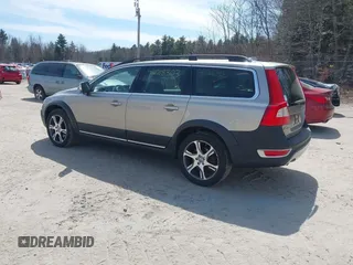 2012 Volvo XC70 T6 with VIN YV4902BZXC1137733, listed as a IAAI auction lot 42018303 with Not Provided miles and . Bid and sale history available at DreamBid. Image 3.