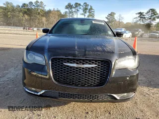 2019 Chrysler 300 S with VIN 2C3CCABG9KH628632, listed as a Copart auction lot 48990535 with 147,568 mi miles and Salvage Title. Bid and sale history available at DreamBid. Image 5.
